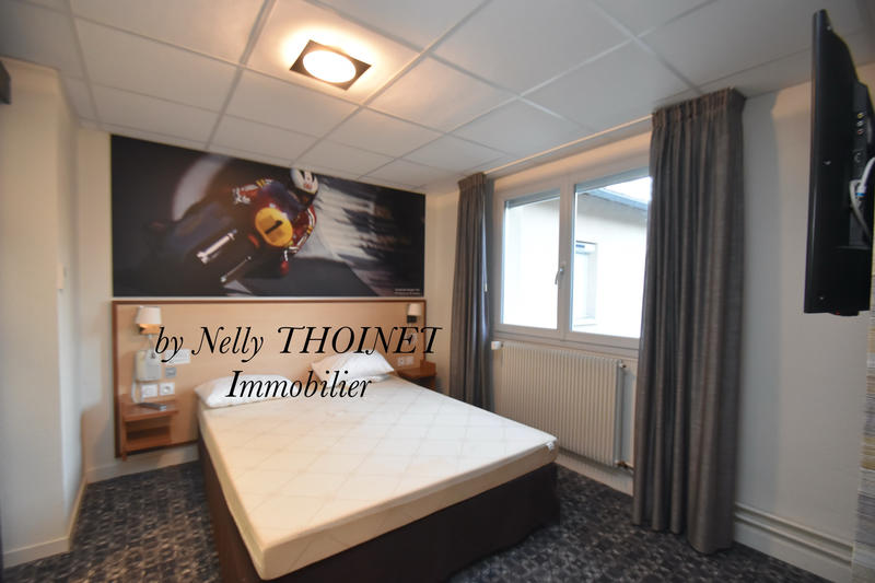 Local commercial - 1 500 m²