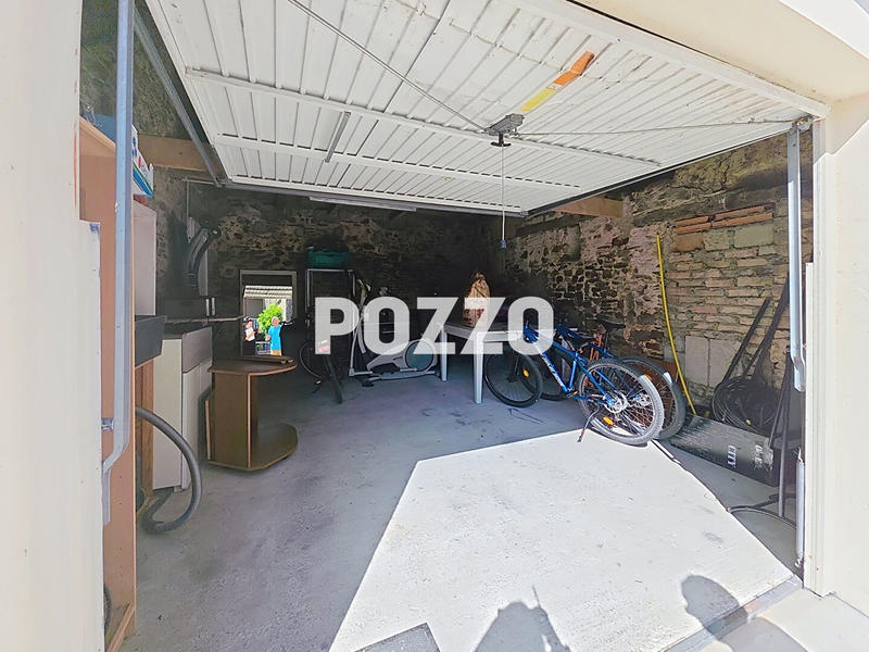 Maison - 222 m² - 8 pièces