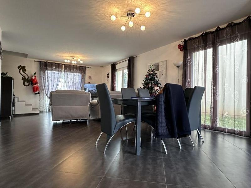 Maison - 145 m² - 5 pièces