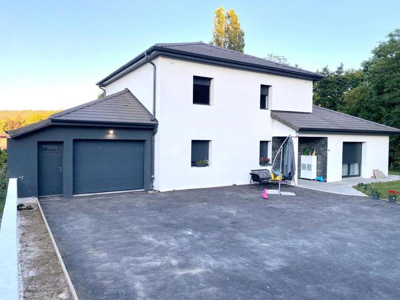 Maison - 185 m² - 7 pièces