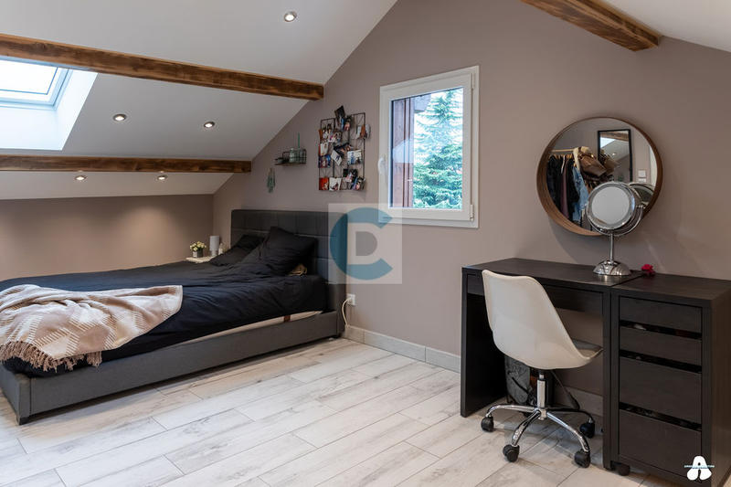 Maison - 144 m² - 8 pièces