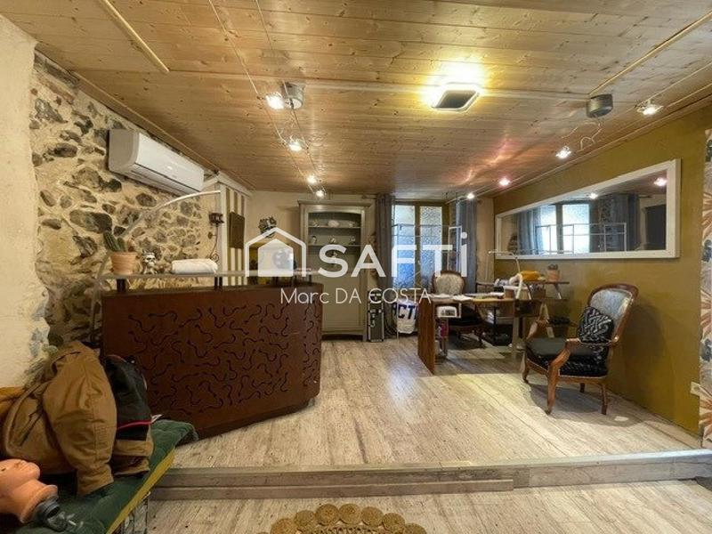 Maison - 225 m² - 10 pièces