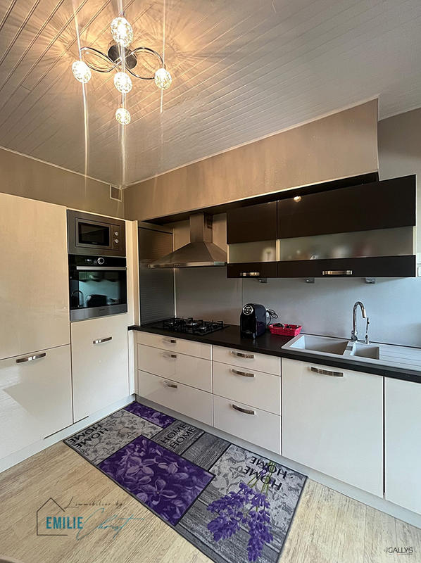 Maison - 110 m² - 5 pièces