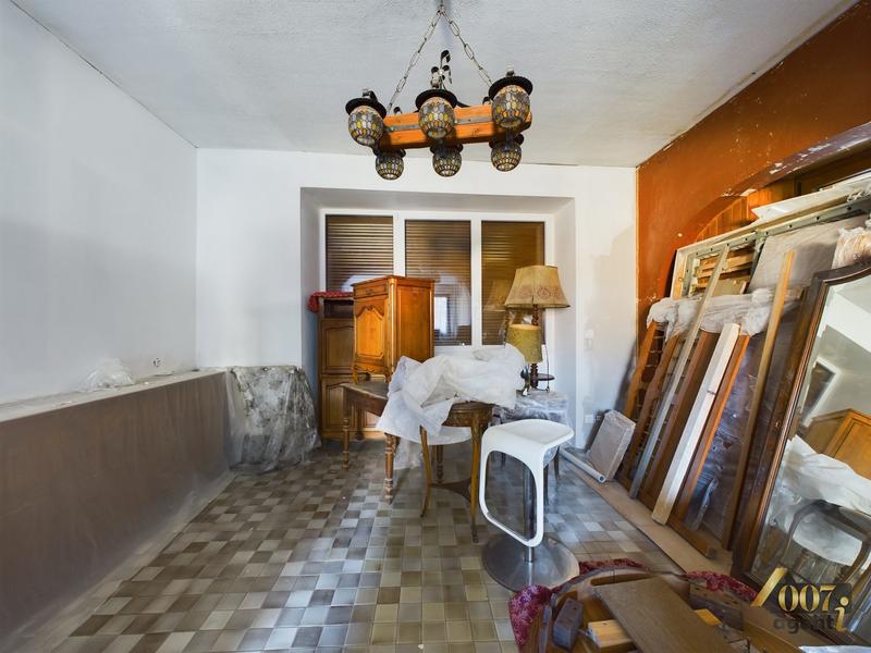 Maison - 243 m² - 9 pièces