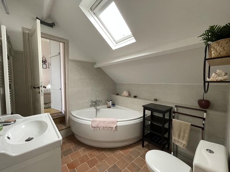 Maison - 279 m² - 10 pièces