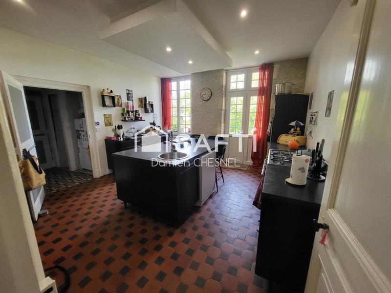 Propriété - 400 m² - 15 pièces