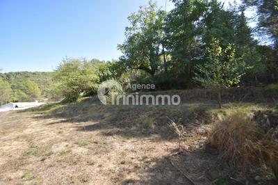 Terrain constructible - 1 490 m²