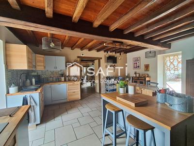Maison - 265 m² - 8 pièces