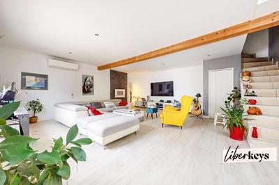 Maison - 180 m² - 5 pièces