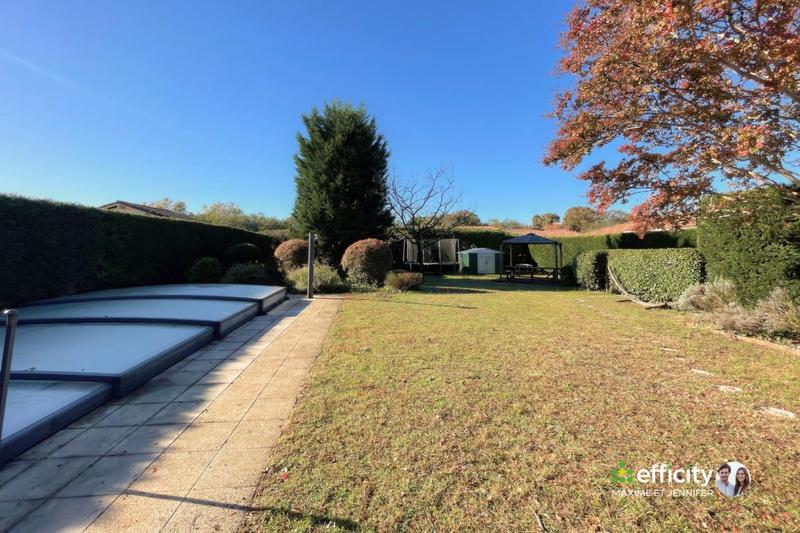 Maison - 260 m² - 7 pièces