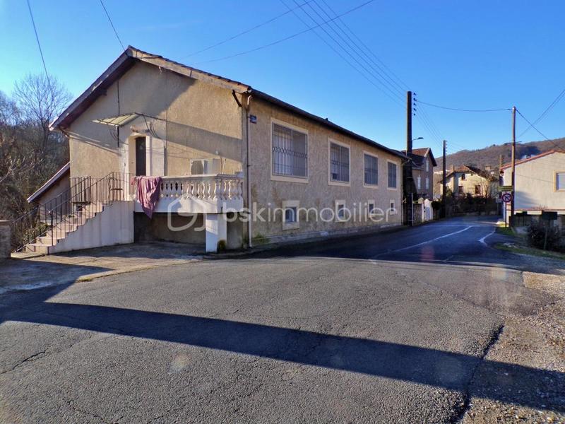 Maison - 284 m² - 10 pièces