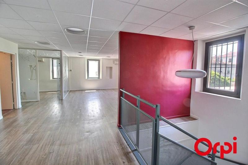 Immeuble - 380 m² - 5 pièces