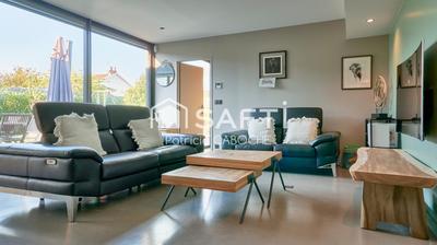 Maison - 160 m² - 5 pièces