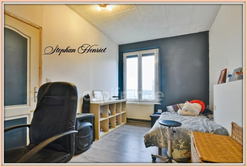 Maison - 262 m² - 12 pièces