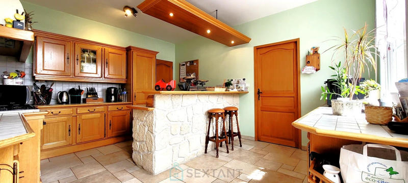 Maison - 223 m² - 8 pièces