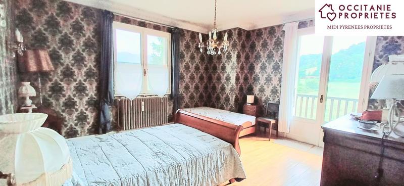 Maison - 263 m² - 9 pièces