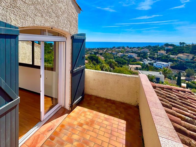 Maison - 240 m² - 8 pièces