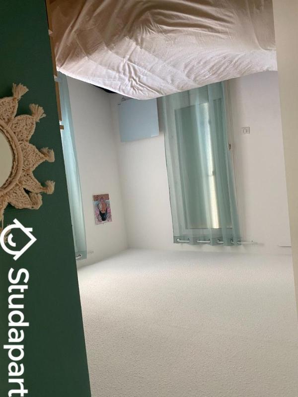 Chambre - 11 m² - 1 pièce