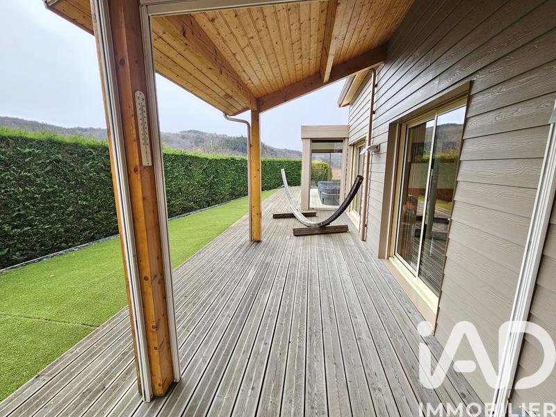 Maison - 210 m² - 7 pièces