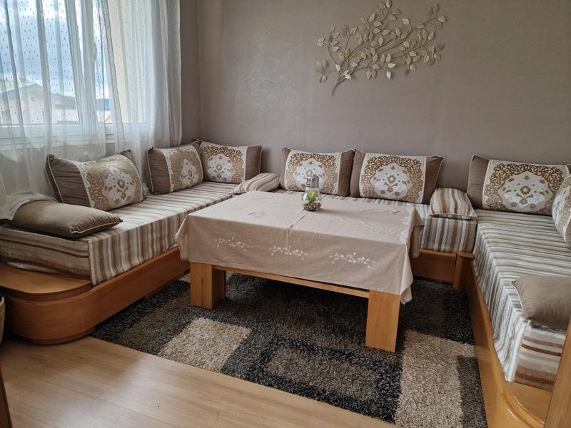 Maison - 180 m² - 8 pièces