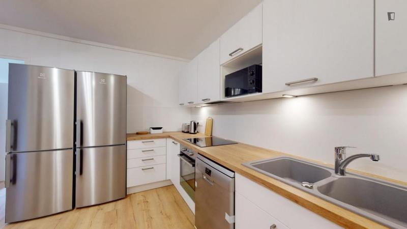 Chambre - 9 m² - 5 pièces