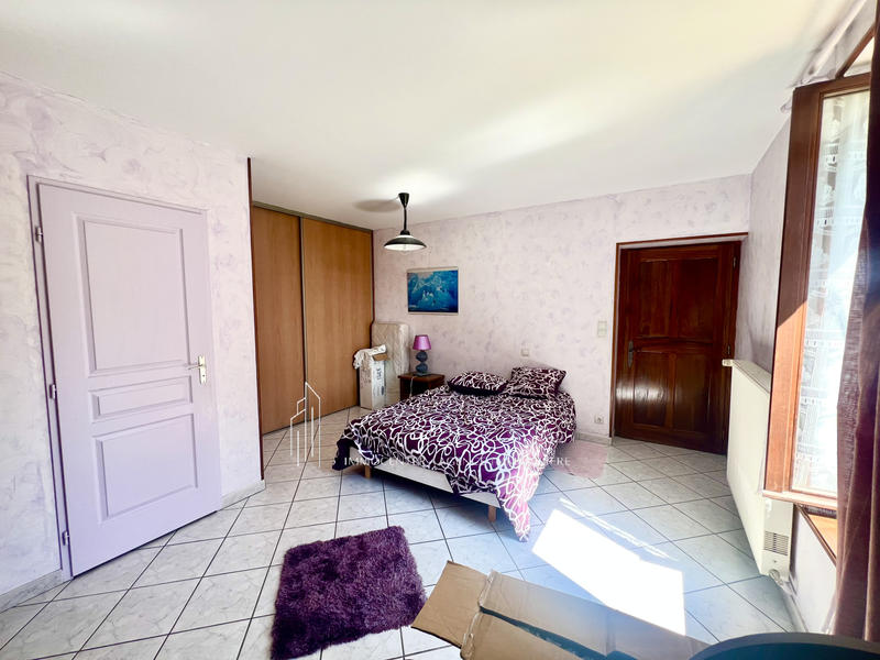 Maison - 198 m² - 7 pièces