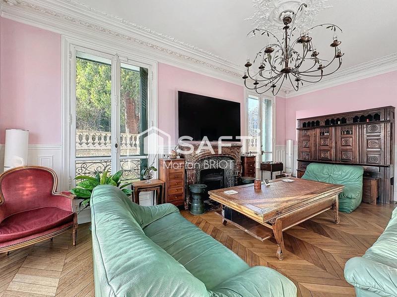 Maison de maîtres - 278 m² - 13 pièces