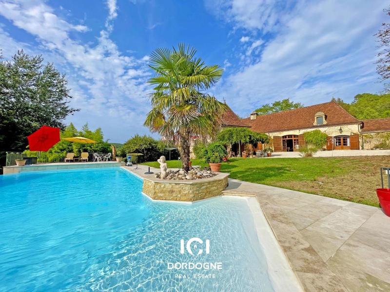 Propriété - 340 m² - 8 pièces