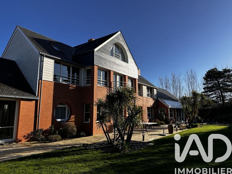 Maison - 388 m² - 10 pièces