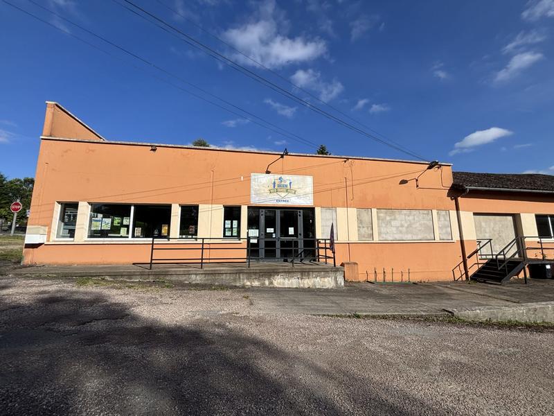 Local commercial - 2 174 m²