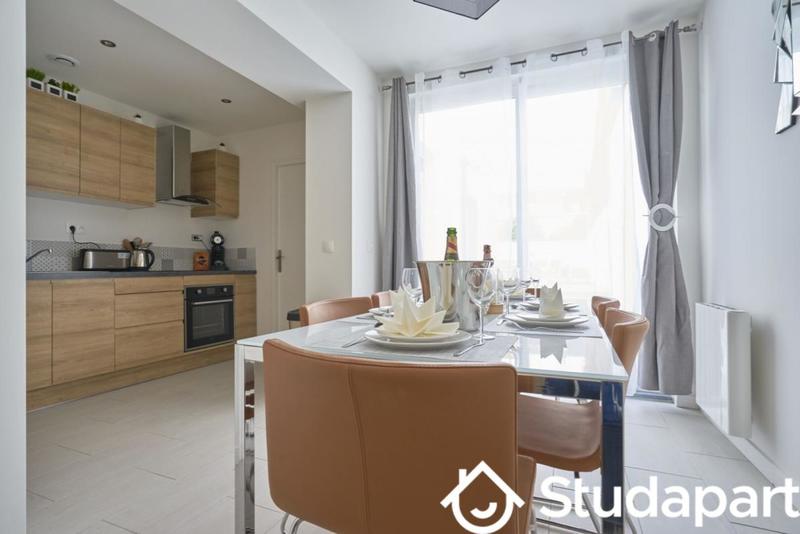 Chambre - 11 m² - 1 pièce