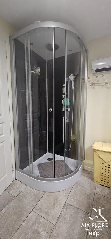 Maison - 220 m² - 5 pièces