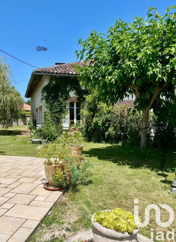 Maison - 330 m² - 7 pièces