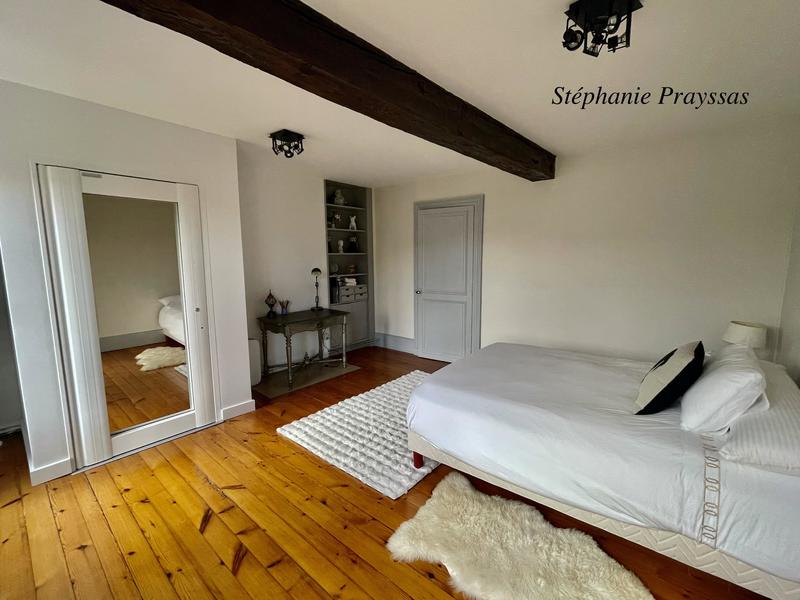 Maison - 292 m² - 8 pièces