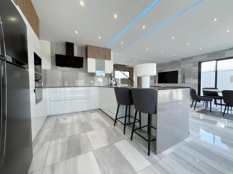 Maison - 105 m² - 5 pièces