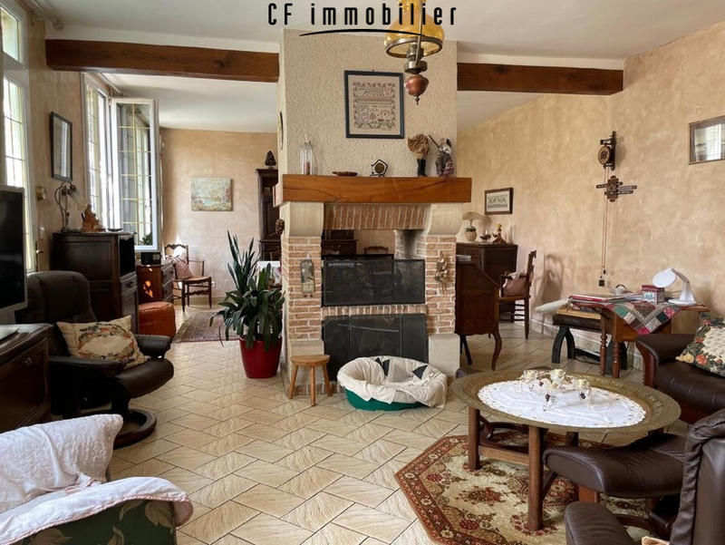 Maison - 210 m² - 8 pièces