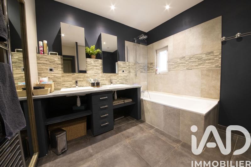 Maison - 138 m² - 6 pièces