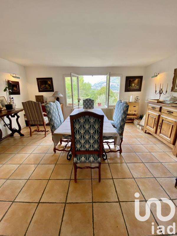 Maison - 220 m² - 7 pièces