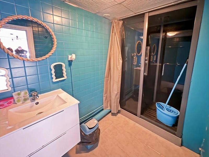 Maison - 2 502 m² - 10 pièces