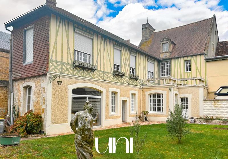 Maison - 208 m² - 8 pièces