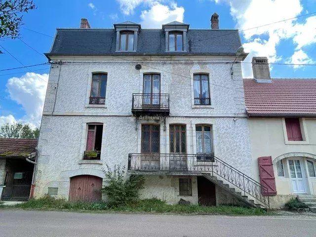 Maison - 278 m² - 8 pièces