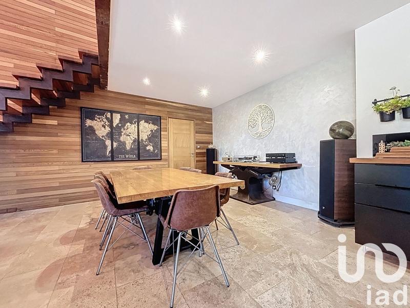 Maison - 261 m² - 6 pièces