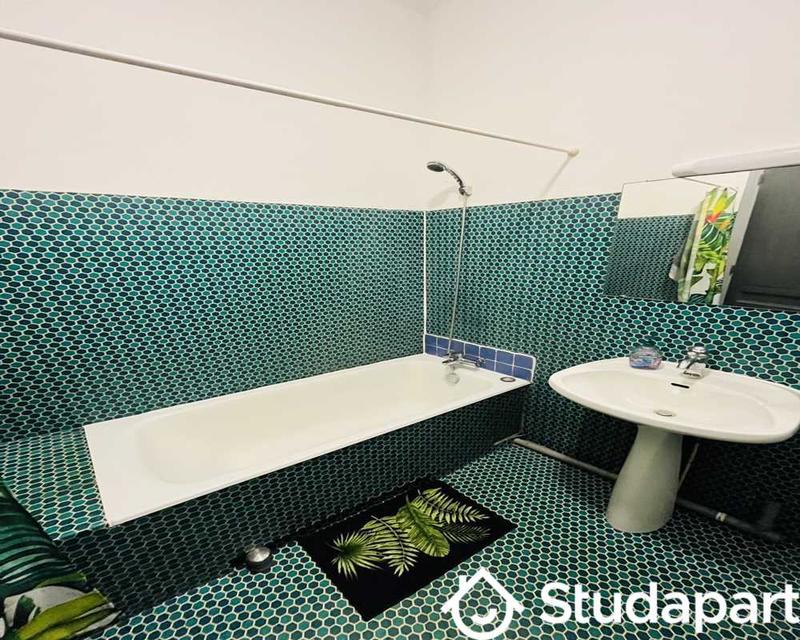 Chambre - 120 m² - 1 pièce