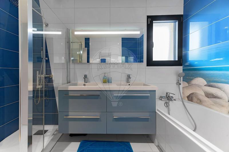 Villa - 277 m² - 10 pièces