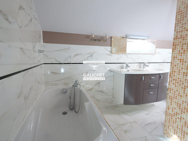 Maison - 160 m² - 6 pièces