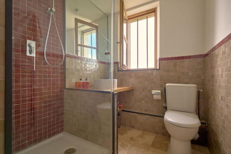 Propriété - 292 m² - 9 pièces