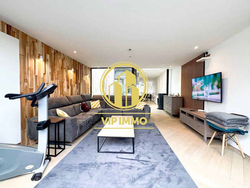 Maison - 170 m² - 8 pièces