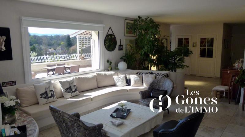 Maison - 209 m² - 6 pièces