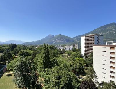 Appartement - 102 m² - 5 pièces