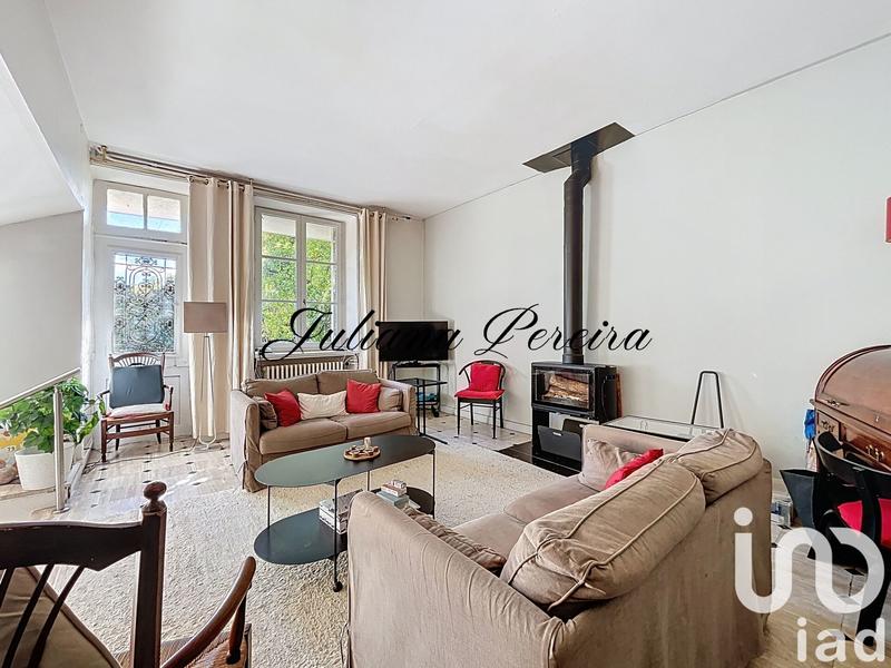 Maison - 216 m² - 9 pièces